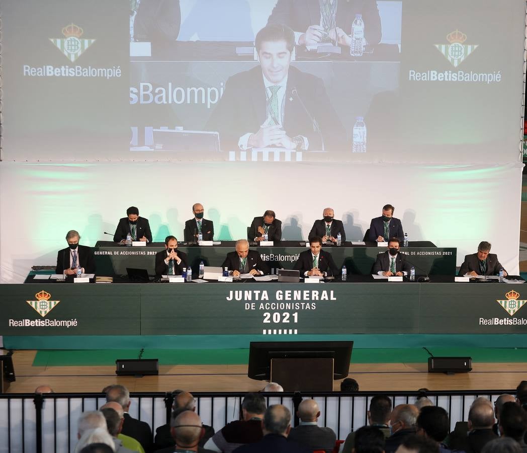 En imágenes, la junta general de accionistas del Real Betis Balompié