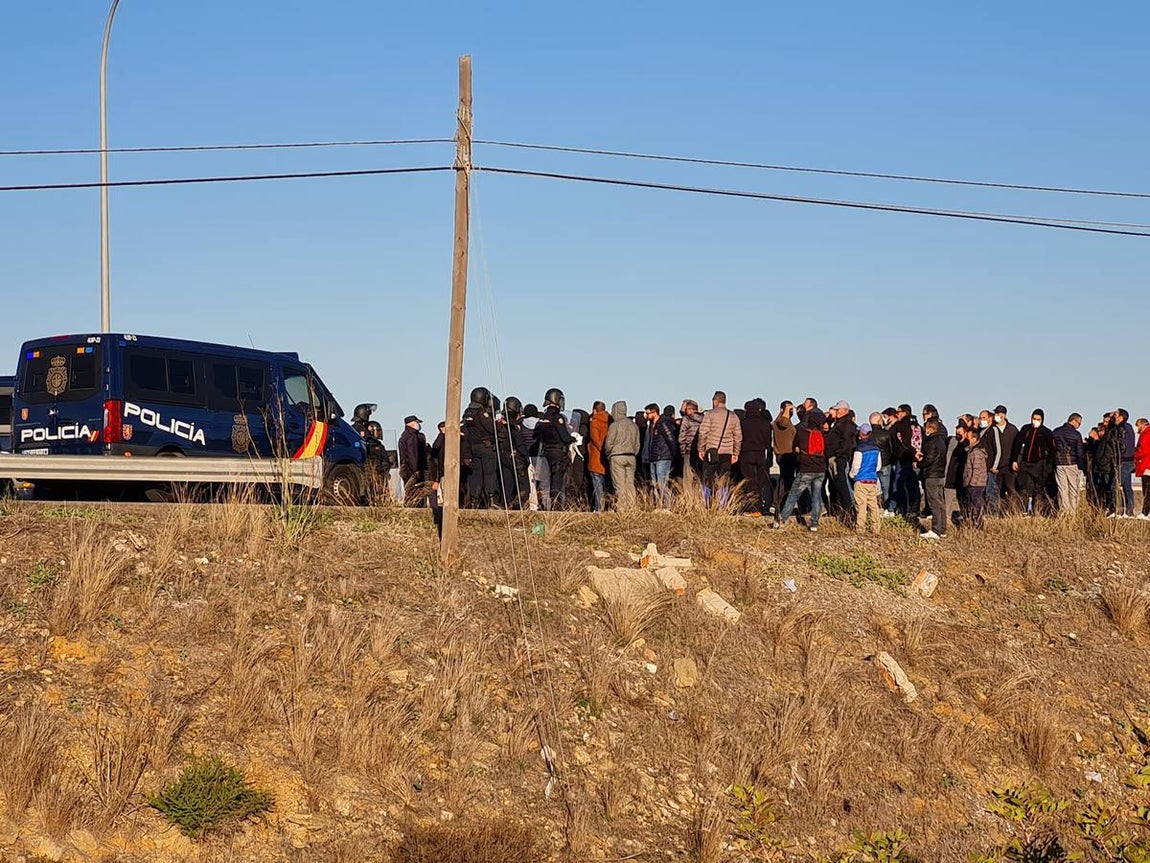 Fotos: Tensión en el Puente de Hierro en San Fernando