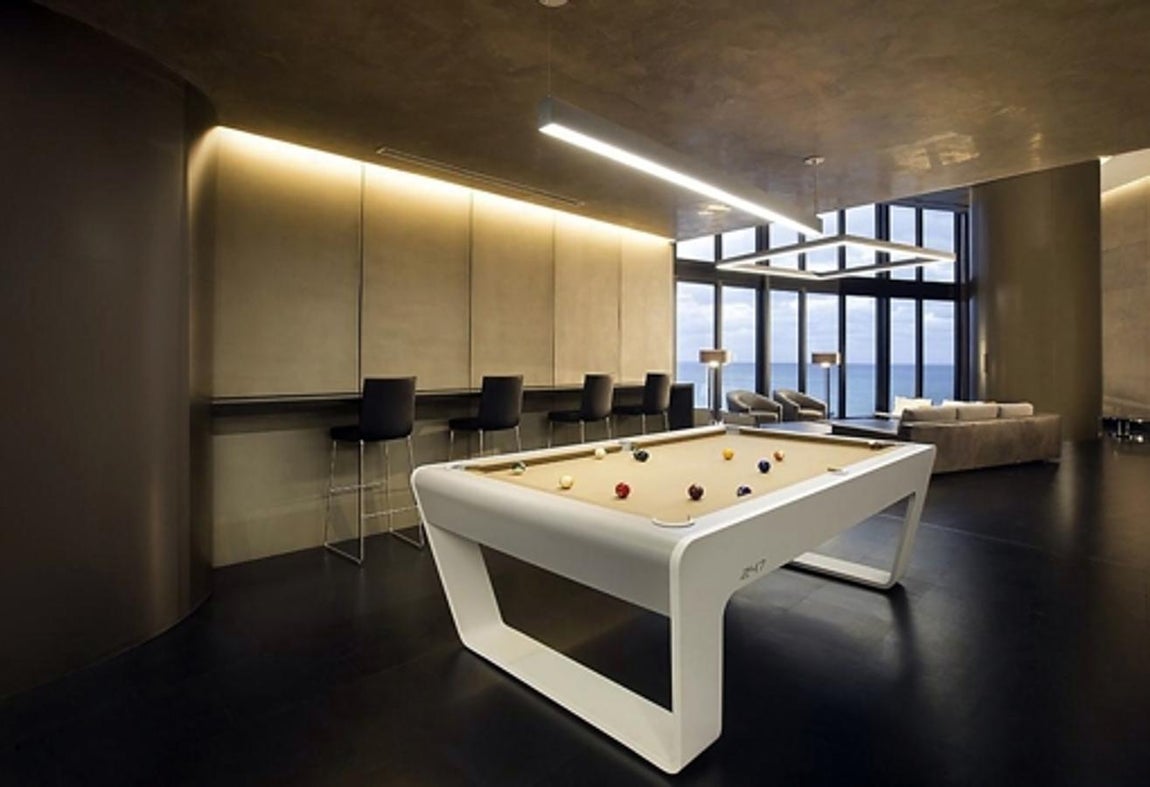 El lujoso ático que Messi vende en Miami. En las zonas comunes tampoco falta una sala de juegos, otra de cine, teatro y un lounge bar.