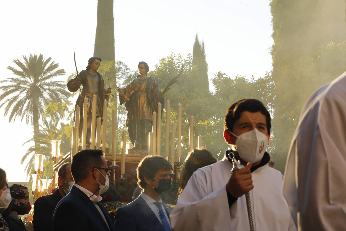 La procesión de San Acisclo y Santa Victoria, patronos de Córdoba, en imágenes