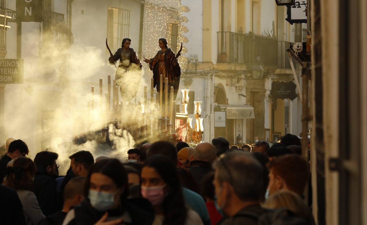 La procesión de San Acisclo y Santa Victoria, patronos de Córdoba, en imágenes