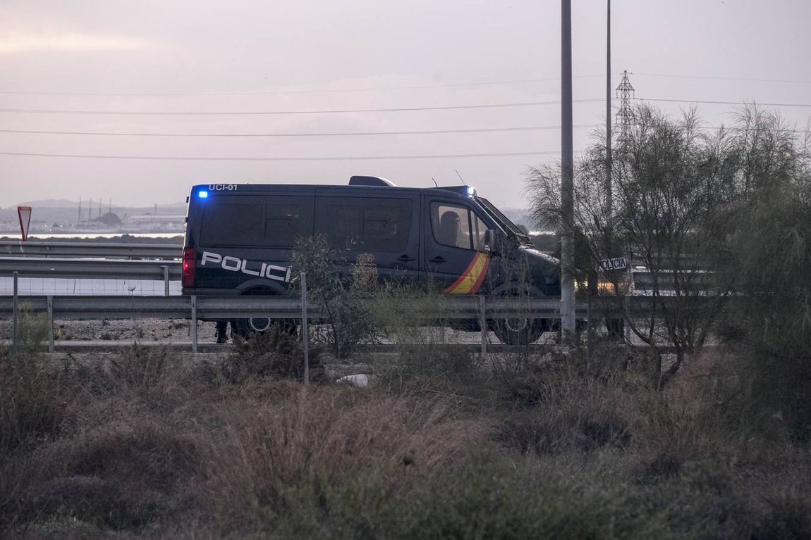 Fotos: La Policía impide que la huelga del Metal corte el puente Carranza en Cádiz