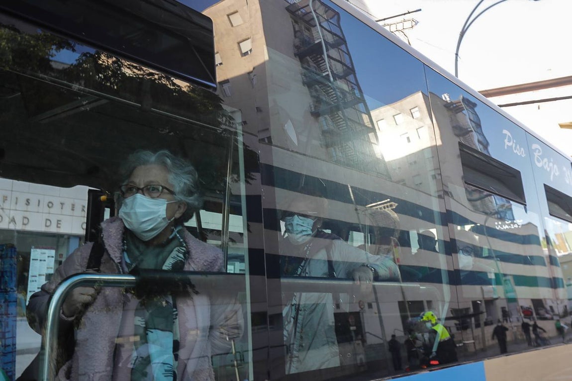 FOTOS: La huelga del Metal del jueves siembra el caos circulatorio en Cádiz por el movimiento de los piquetes