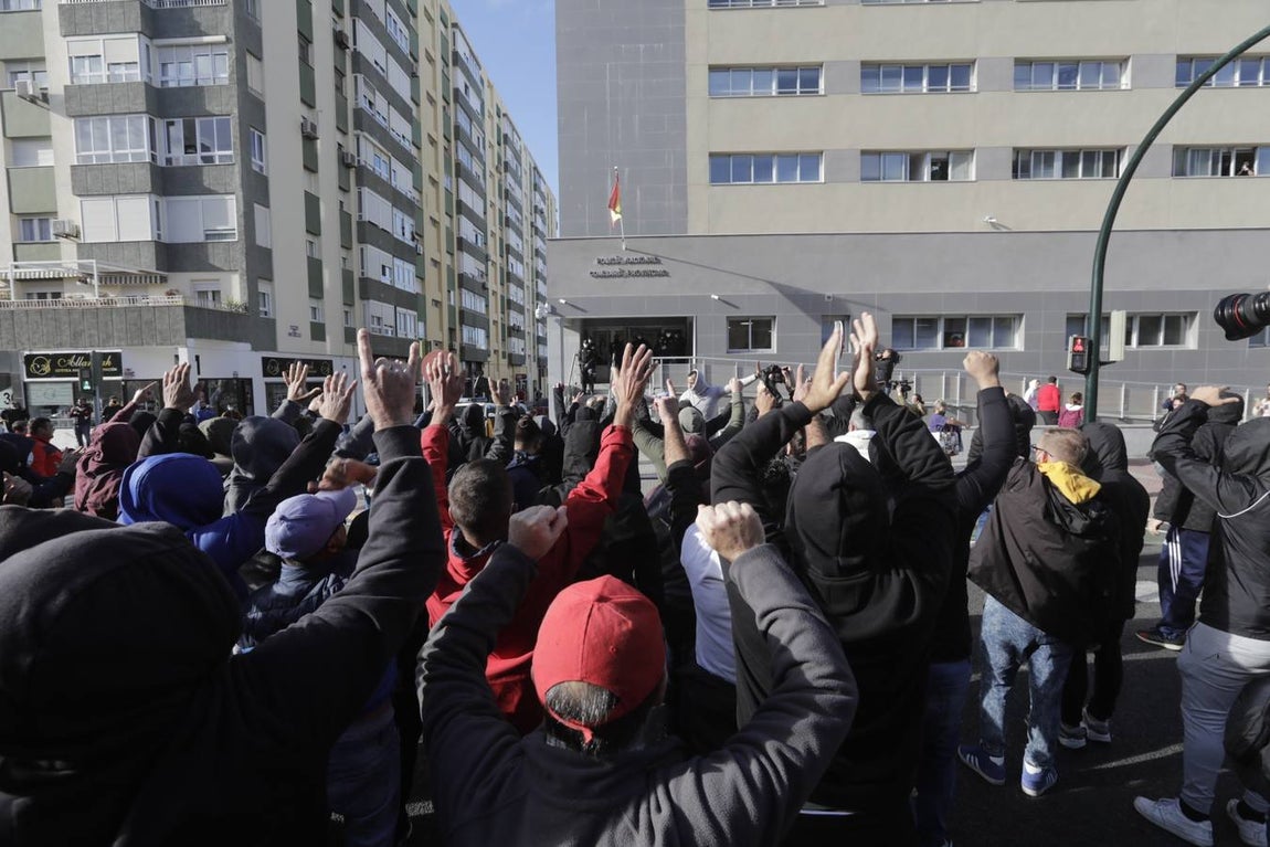 FOTOS: La huelga del Metal del jueves siembra el caos circulatorio en Cádiz por el movimiento de los piquetes