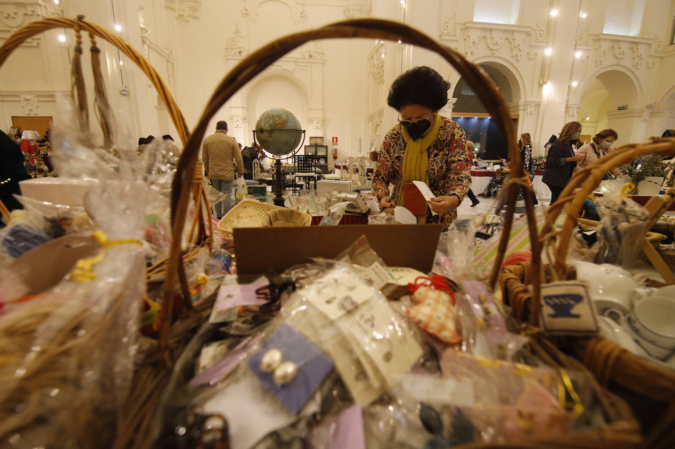 La apertura del Mercadillo Navideño de Adevida en Córdoba, en imágenes