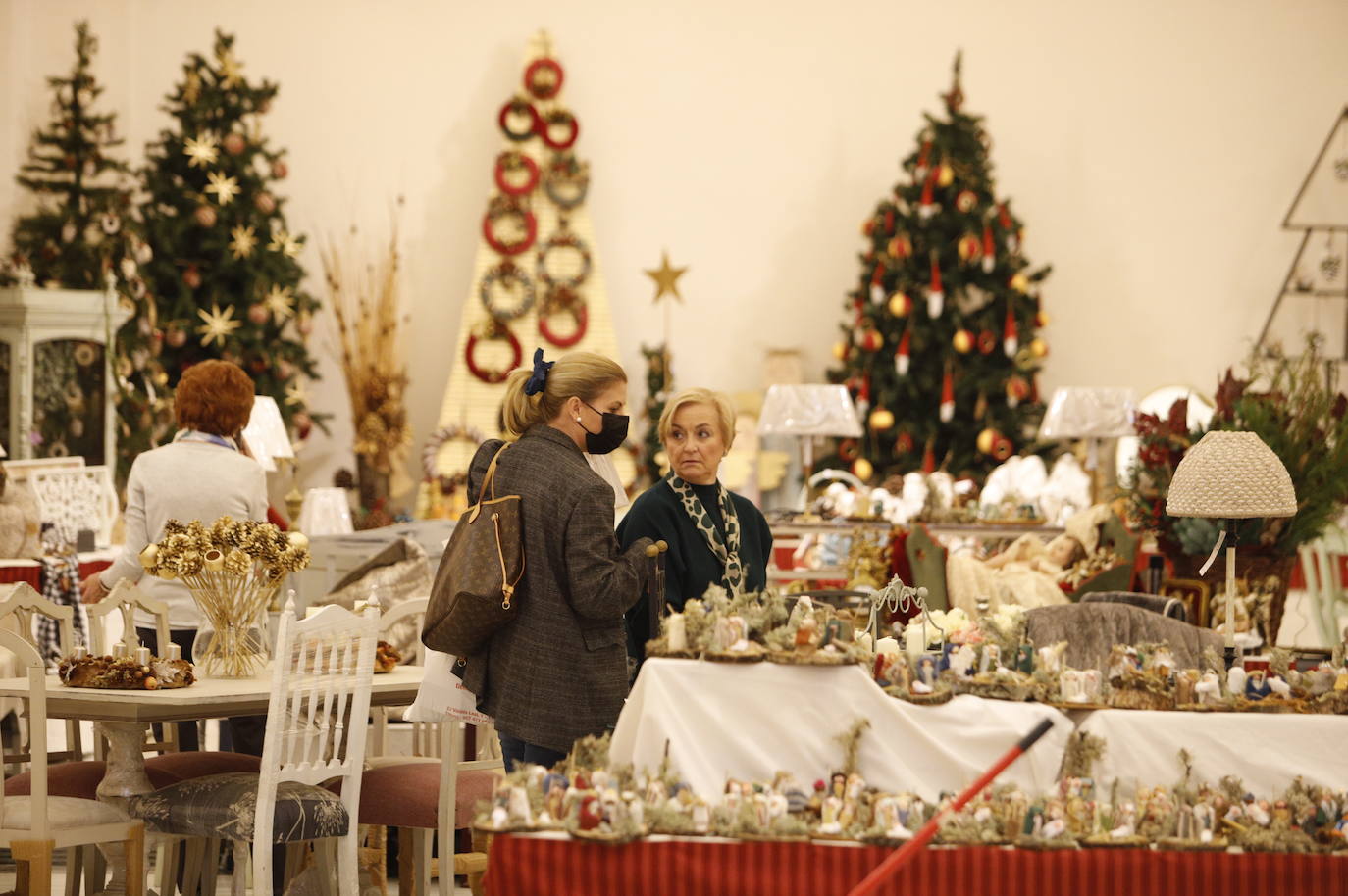 La apertura del Mercadillo Navideño de Adevida en Córdoba, en imágenes