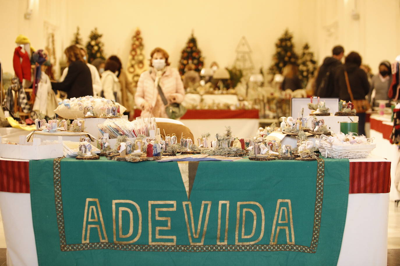 La apertura del Mercadillo Navideño de Adevida en Córdoba, en imágenes