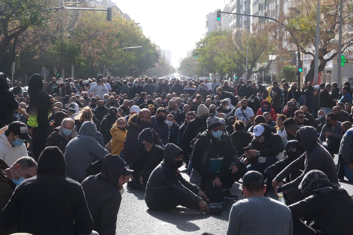 Cuarto día de altercados en Cádiz por la huelga del metal