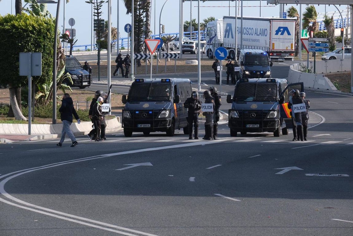 Cuarto día de altercados en Cádiz por la huelga del metal