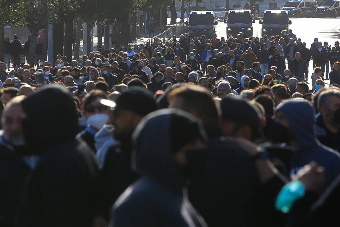 Cuarto día de altercados en Cádiz por la huelga del metal
