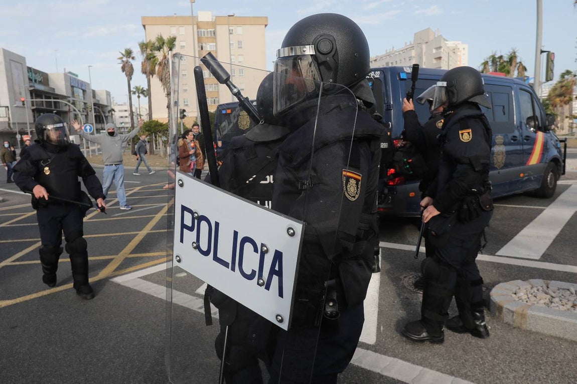 Cuarto día de altercados en Cádiz por la huelga del metal
