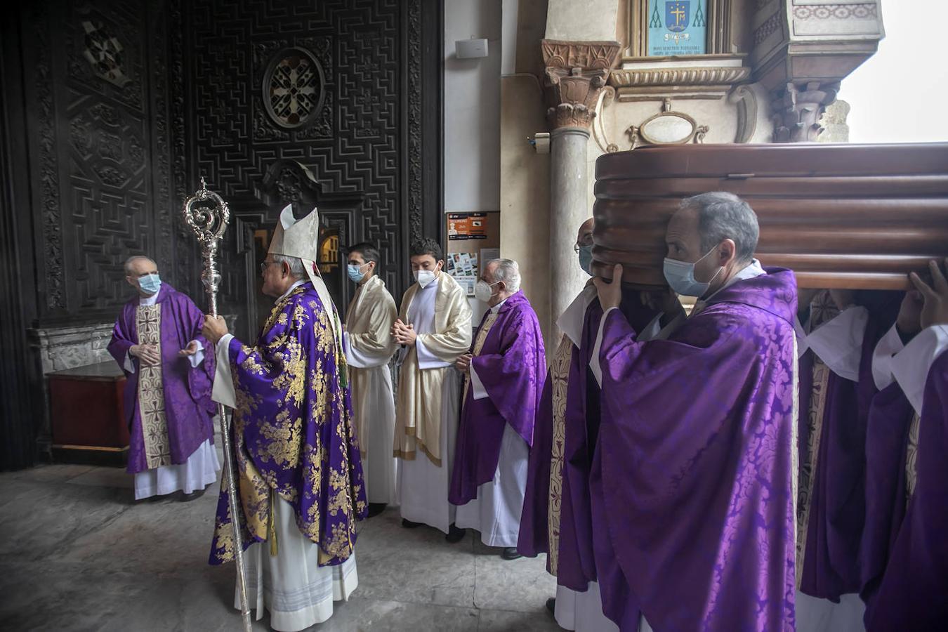 El funeral de Manuel Nieto Cumplido en la Catedral de Córdoba, en imágenes