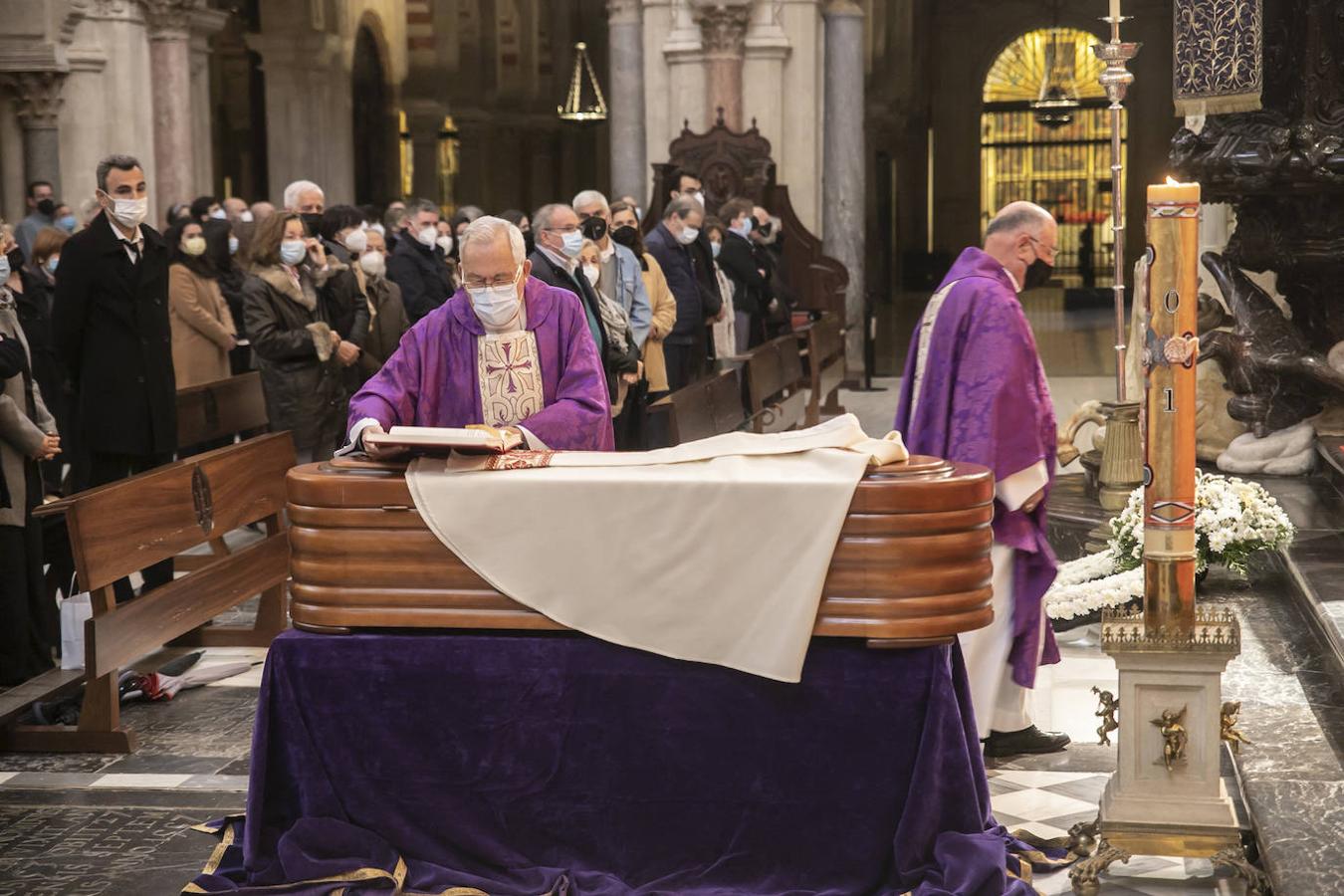 El funeral de Manuel Nieto Cumplido en la Catedral de Córdoba, en imágenes