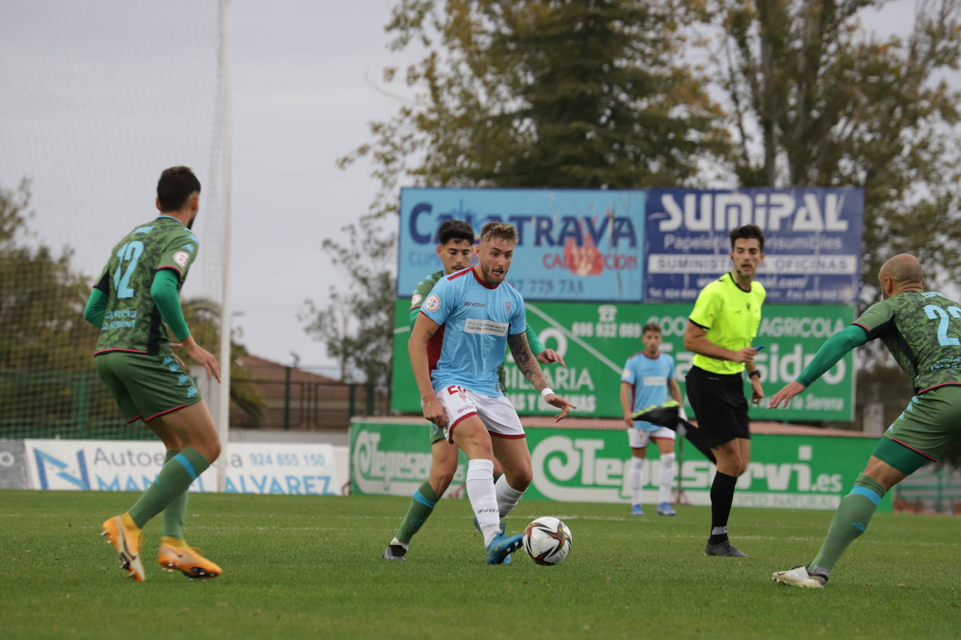 La decepción en el Córdoba CF tras caer ante el Villanovense, en imágenes