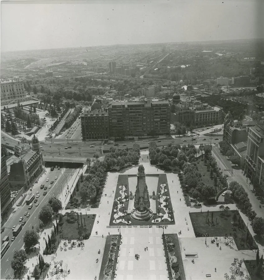 13. La plaza de España 1972