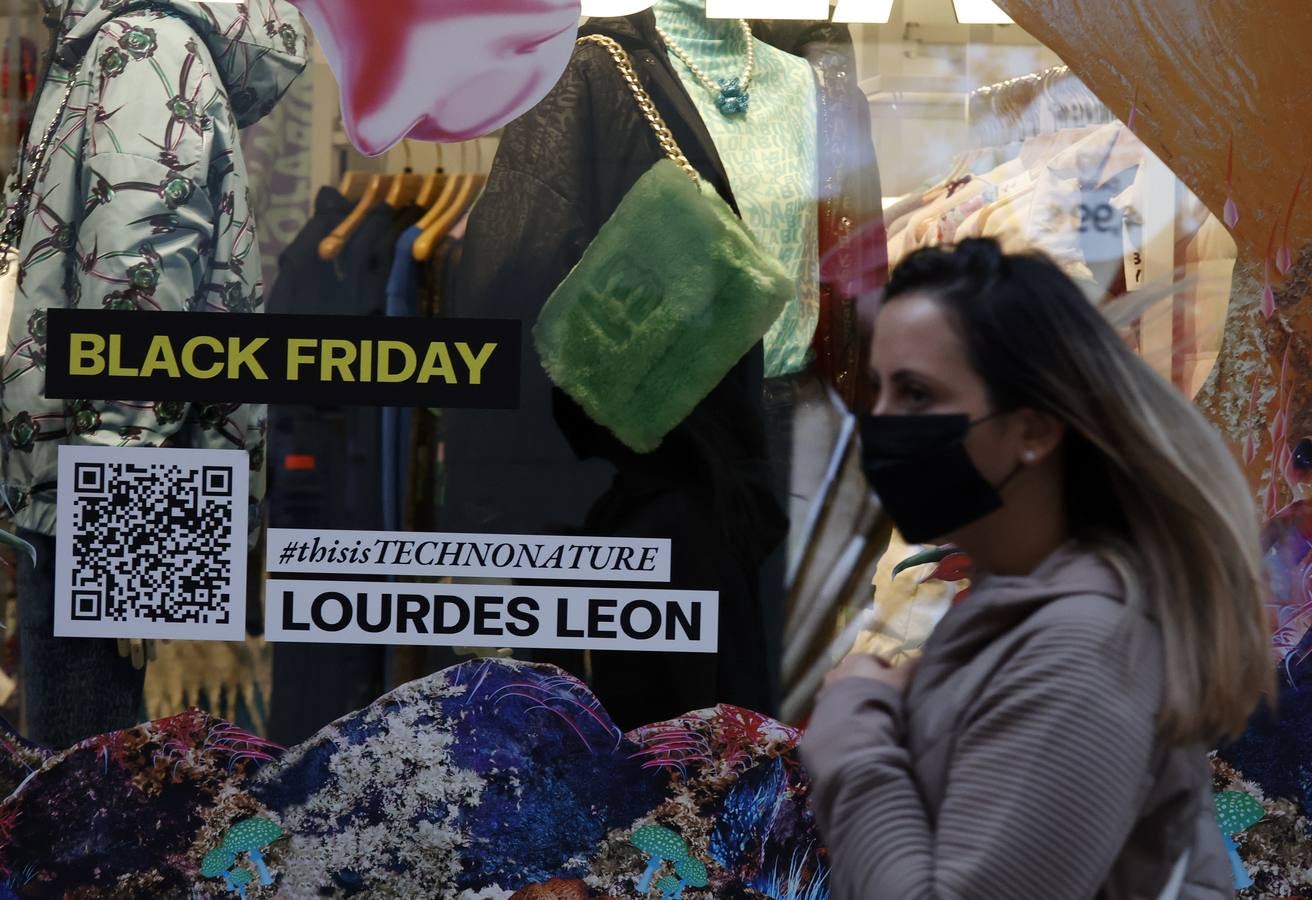 Black Friday 2021: Sevilla se tiñe de negro