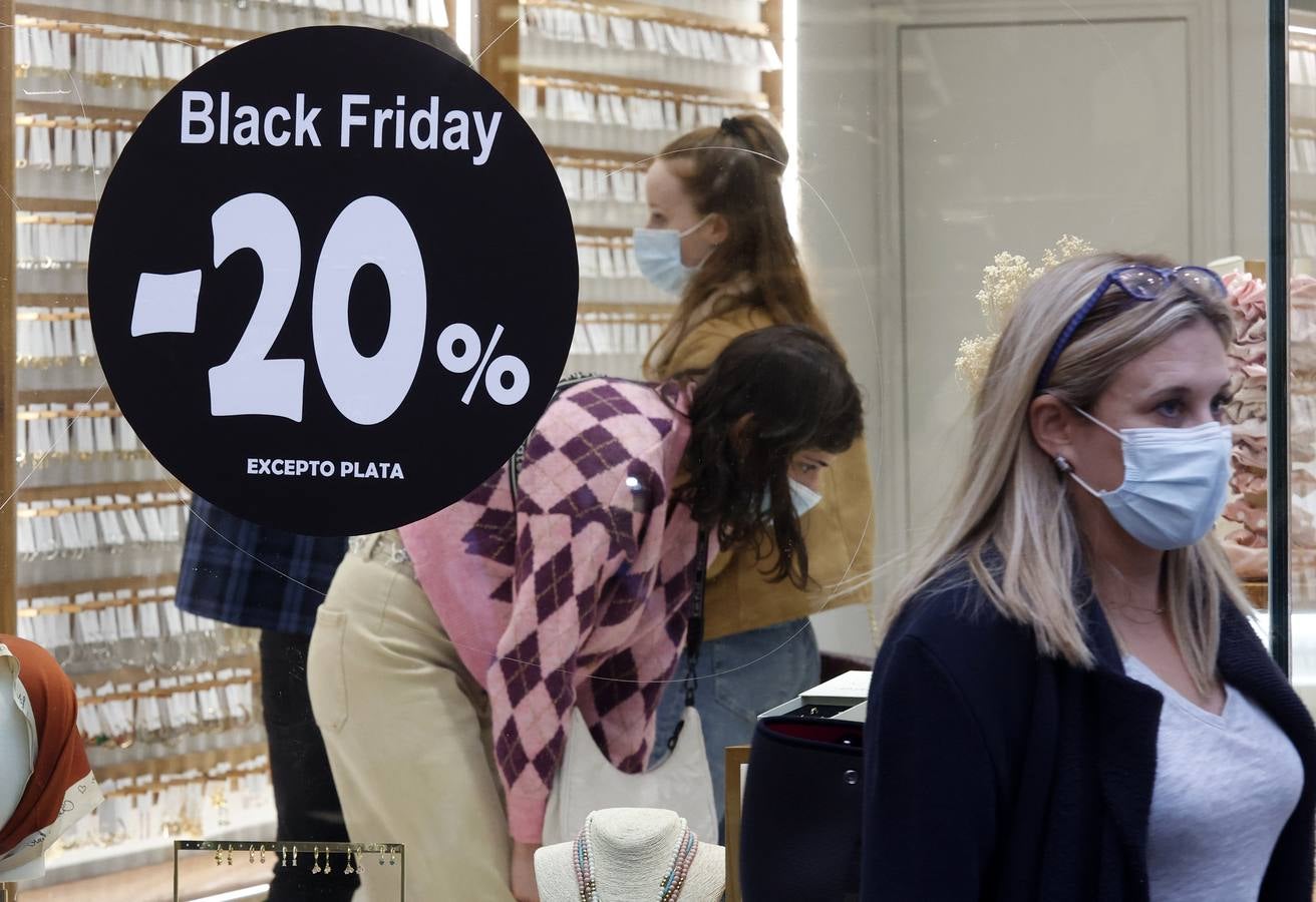 Black Friday 2021: Sevilla se tiñe de negro