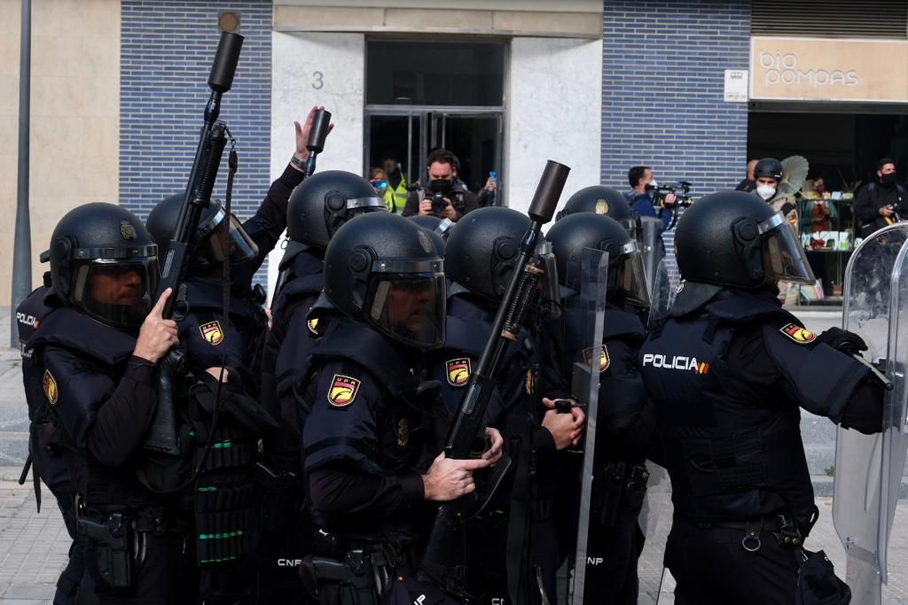 Fotos: Así ha sido la carga policial en la Avenida de Cádiz tras la manifestación de los trabajadores del Metal