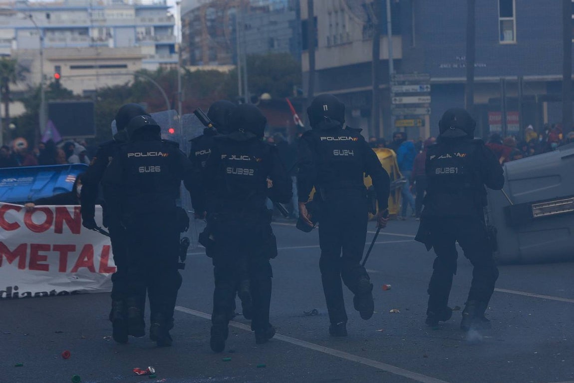 FOTOS: Huelga del Metal el 23-N, un día muy triste para Cádiz y su Bahía