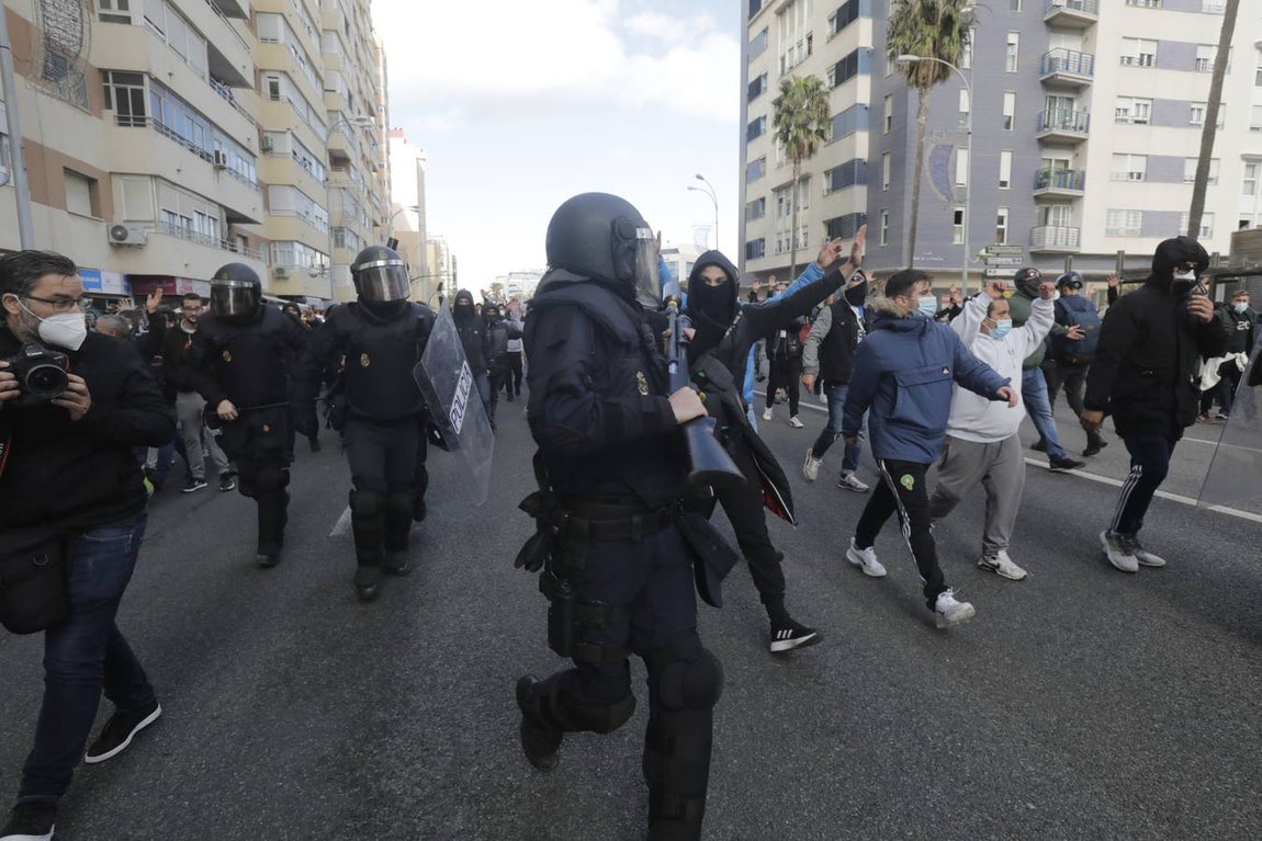 FOTOS: Huelga del Metal el 23-N, un día muy triste para Cádiz y su Bahía