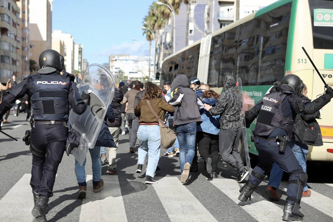 FOTOS: Huelga del Metal el 23-N, un día muy triste para Cádiz y su Bahía