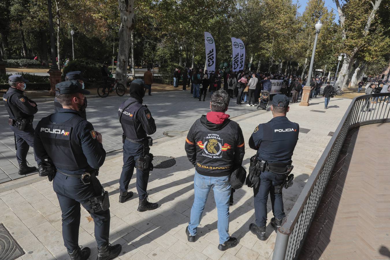 En imágenes, la protesta en Sevilla de policías nacionales y guardias civiles contra la reforma de la ley de seguridad ciudadana