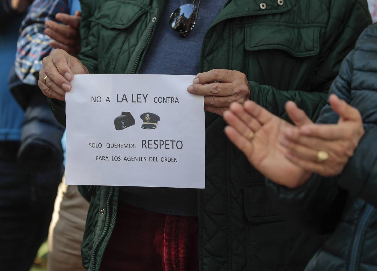 En imágenes, la protesta en Sevilla de policías nacionales y guardias civiles contra la reforma de la ley de seguridad ciudadana