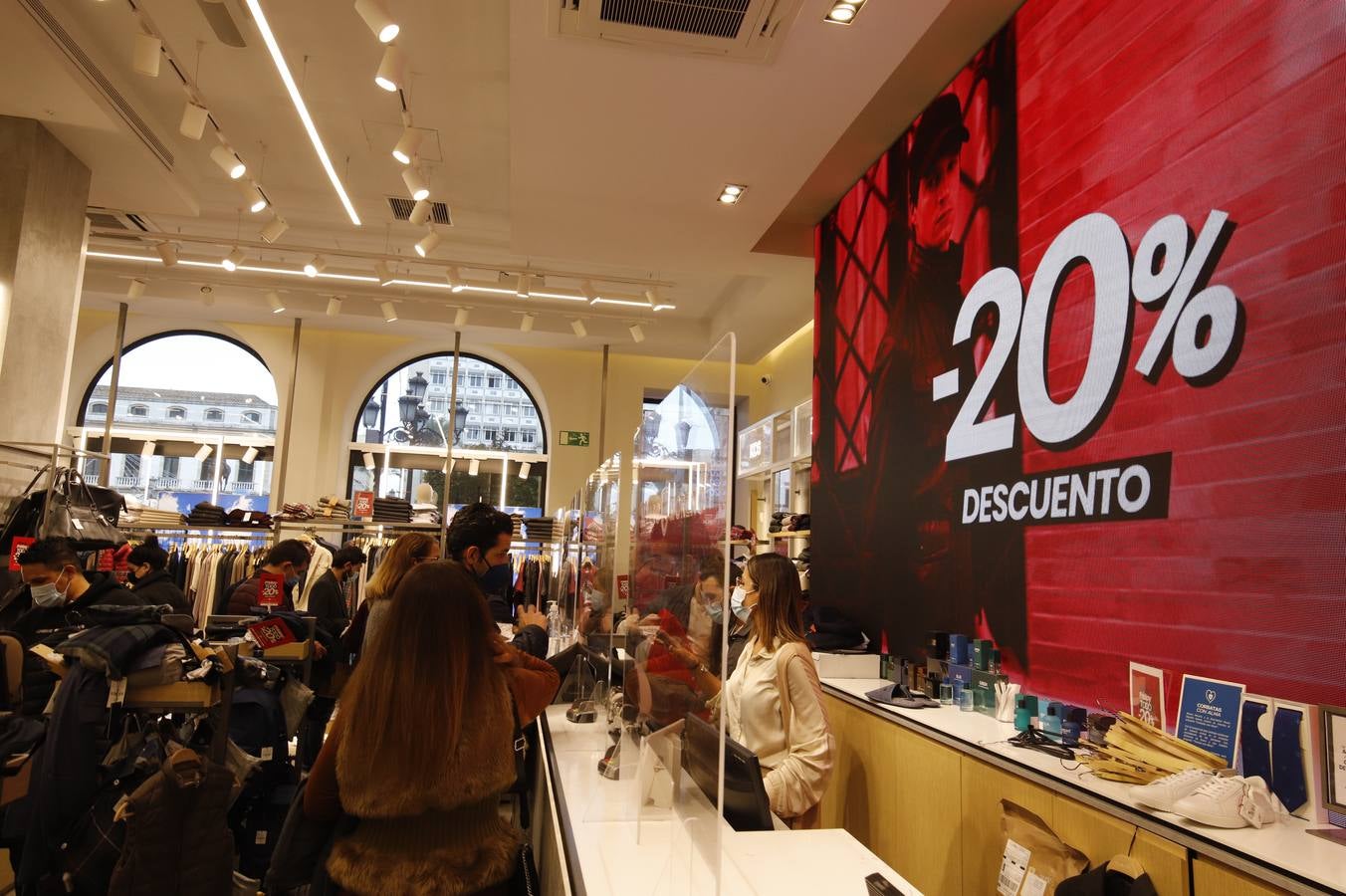 Black Friday 2021 | En imágenes, colas y calles llenas en Córdoba por los descuentos