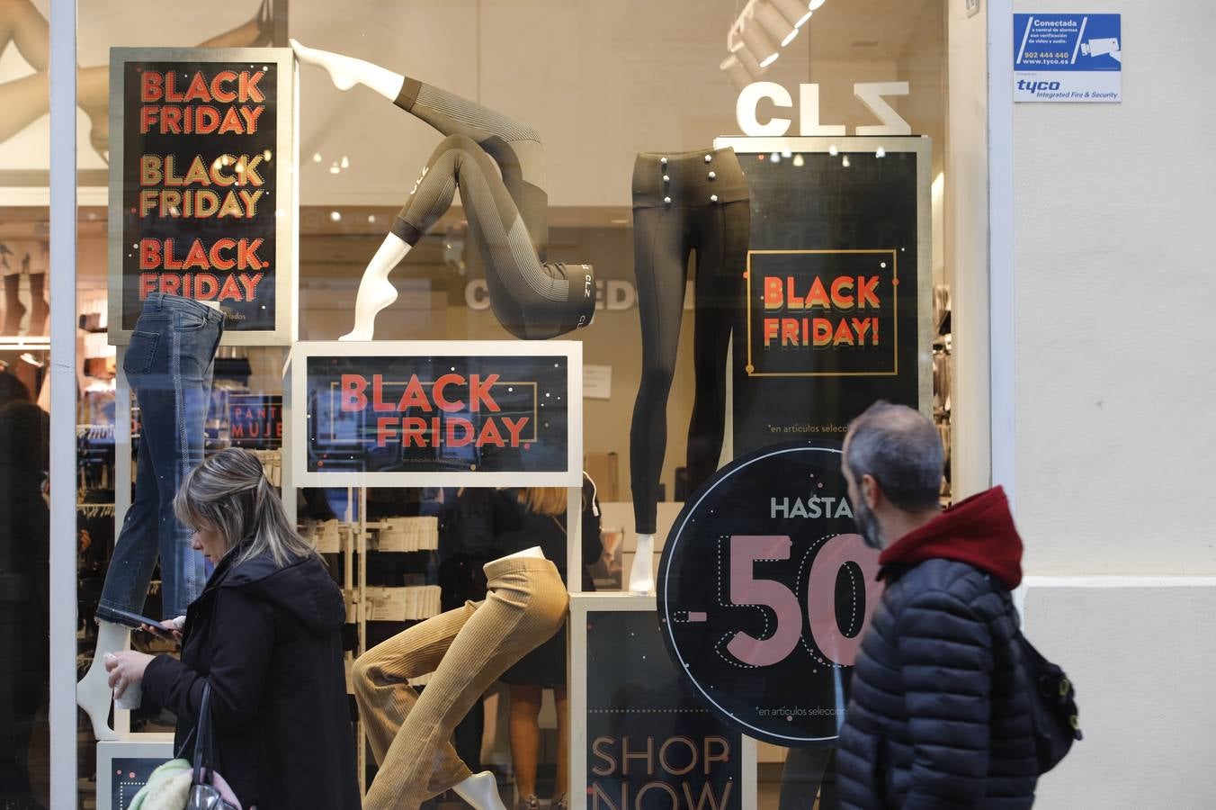 Black Friday 2021 | En imágenes, colas y calles llenas en Córdoba por los descuentos