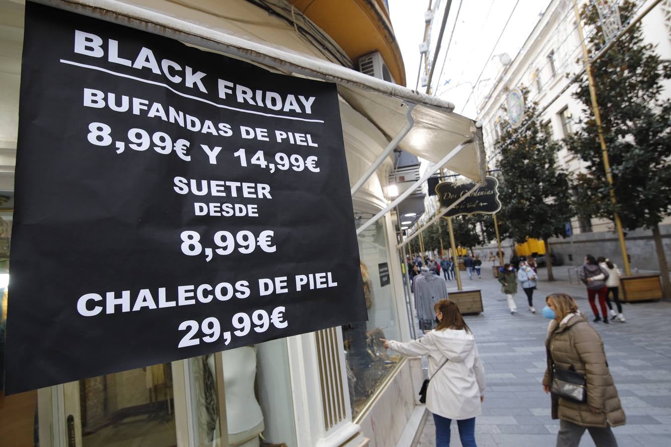 Black Friday 2021 | En imágenes, colas y calles llenas en Córdoba por los descuentos