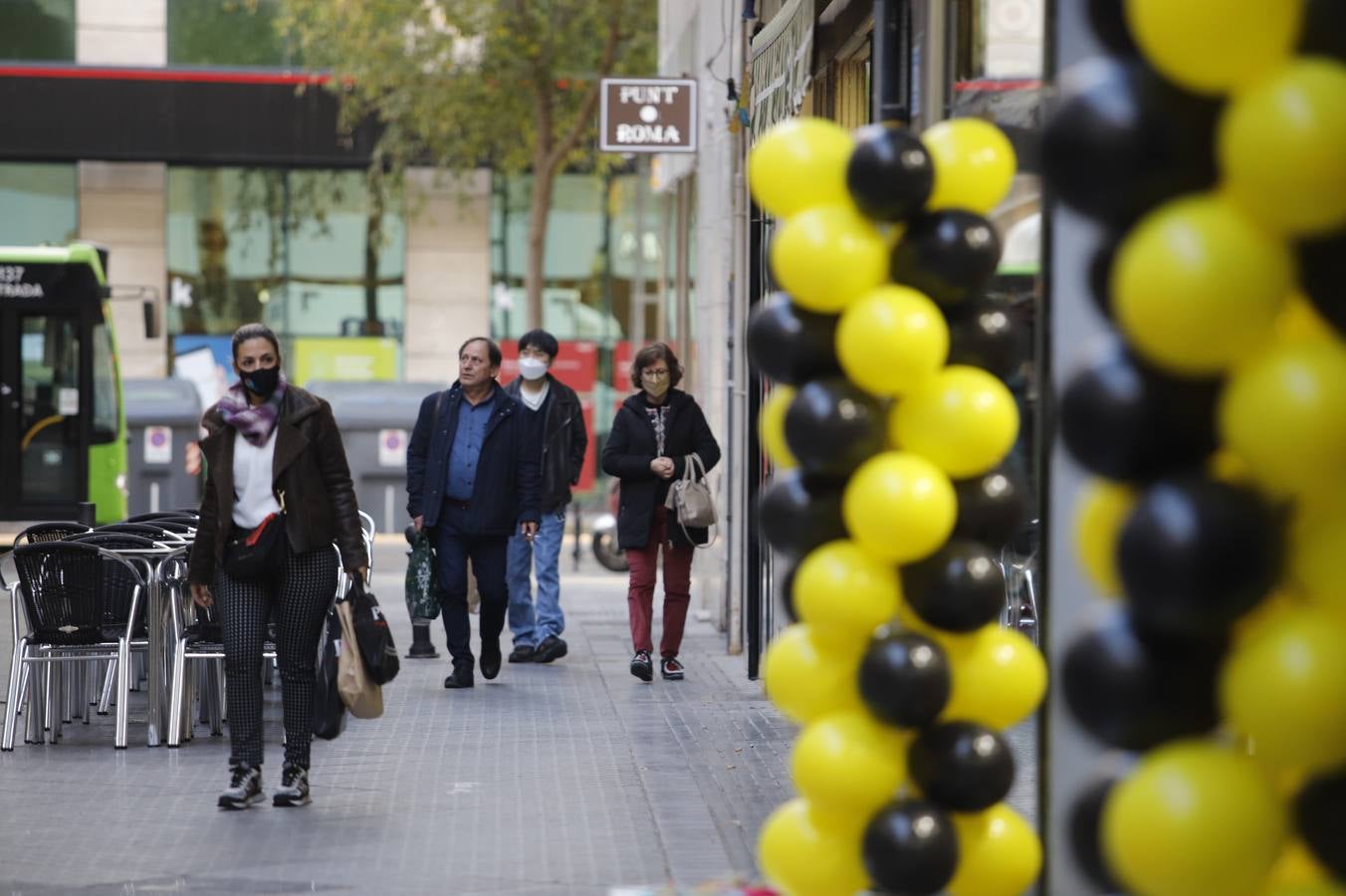 Black Friday 2021 | En imágenes, colas y calles llenas en Córdoba por los descuentos