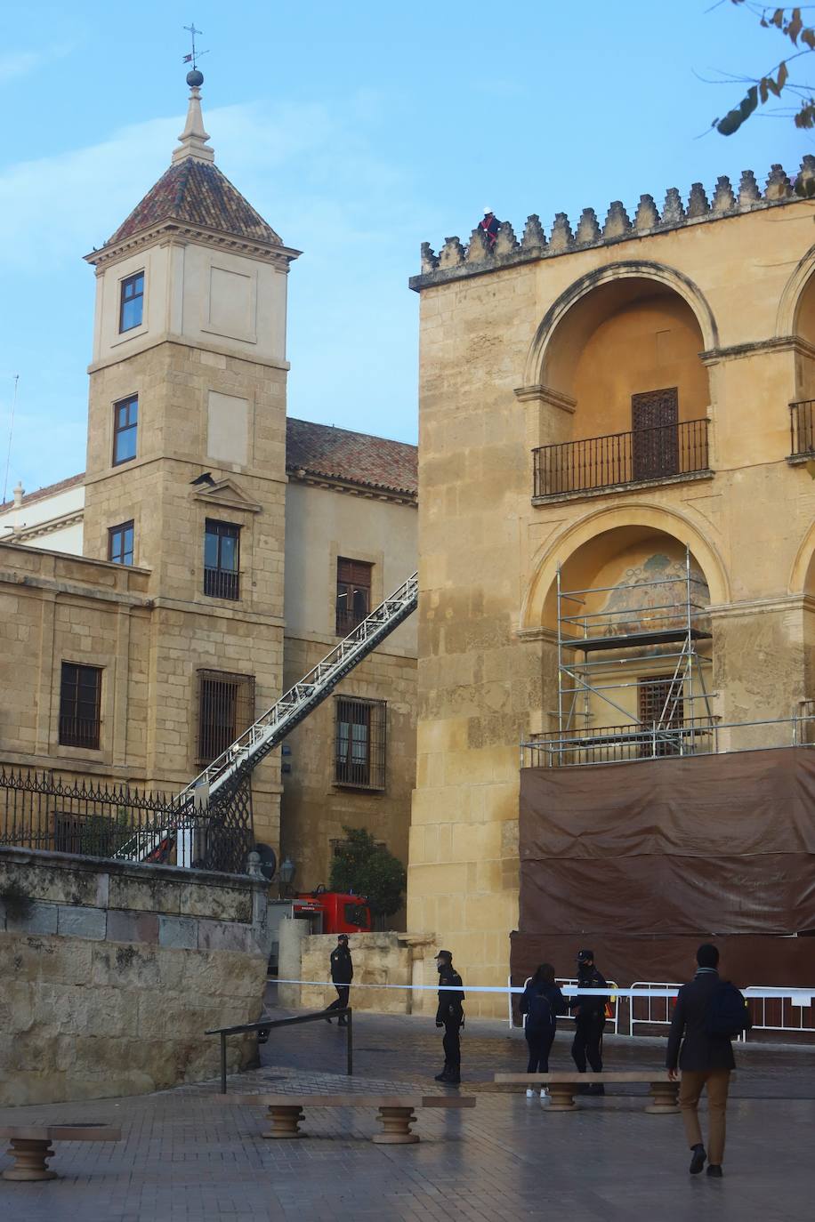 En imágenes, el simulacro de incendio en la Mezquita-Catedral de Córdoba