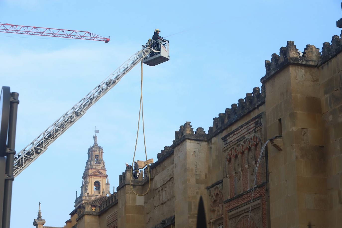 En imágenes, el simulacro de incendio en la Mezquita-Catedral de Córdoba