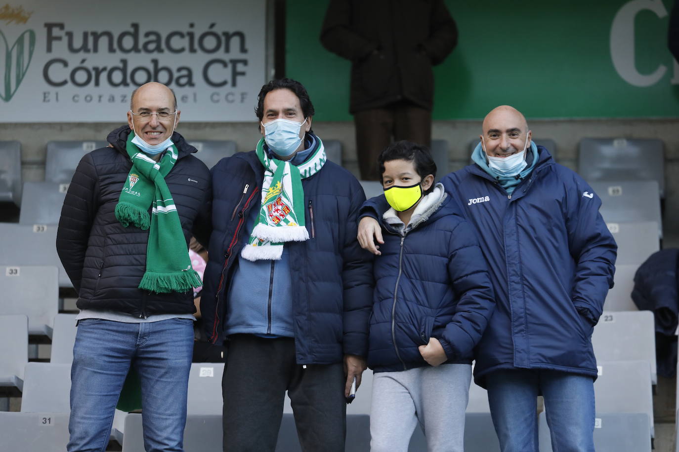 La grada disfruta de la goleada del Córdoba CF al Mérida, en imágenes