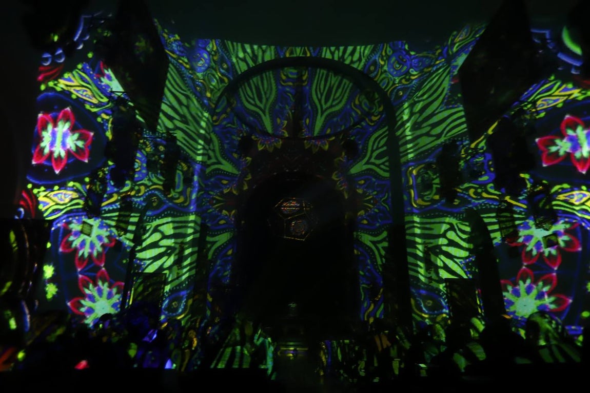 El mapping de la hermandad de la Paz de Córdoba, en imágenes