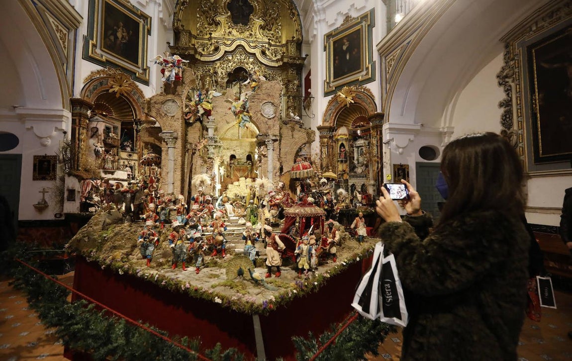 El belén napolitano de la ermita de la Alegría de Córdoba, en imágenes
