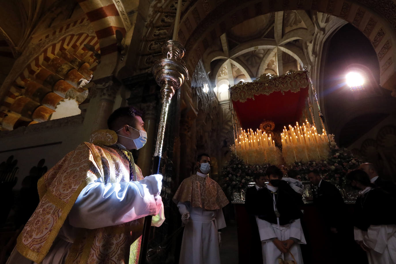 La procesión de acción de gracias de la Virgen de la Salud en Córdoba, en imágenes