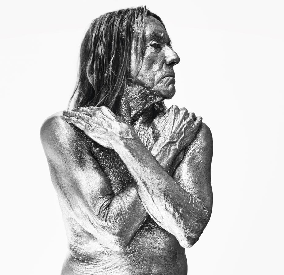 Agosto 2022. Iggy Pop, a sus 74 años, es junto a Cher, uno de los veteranos del calendario.