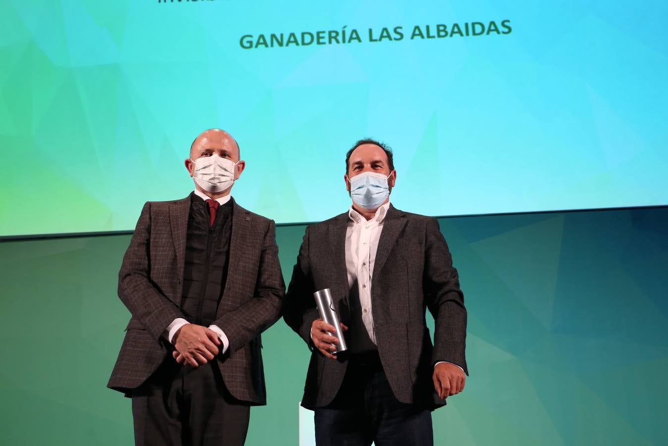 Foto de familia de los premiados por la consejería de Agricultura y Pesca de la Junta de Andalucía. ROCÍO RUZ