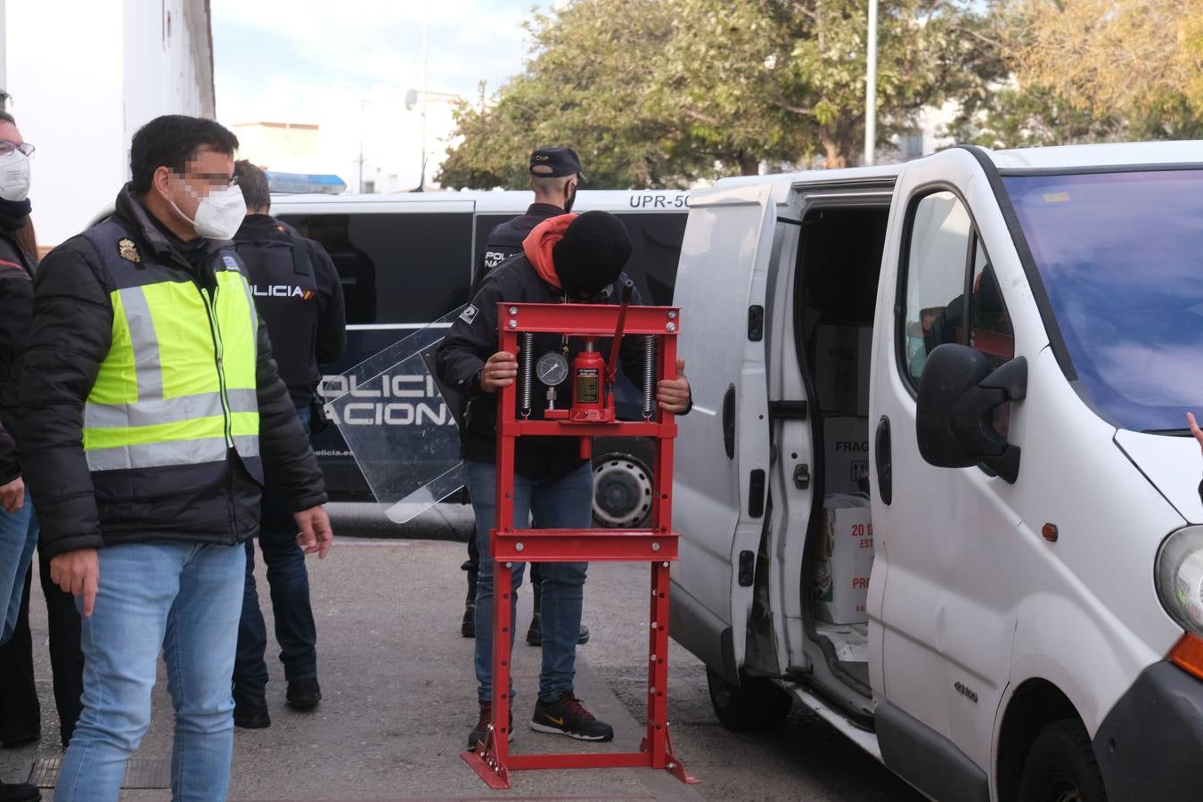 FOTOS: Desmantelado un laboratorio de cocaína en Chiclana