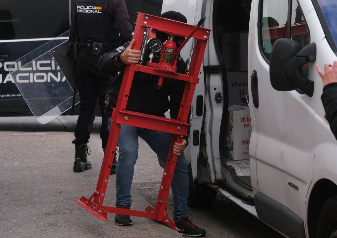 FOTOS: Desmantelado un laboratorio de cocaína en Chiclana