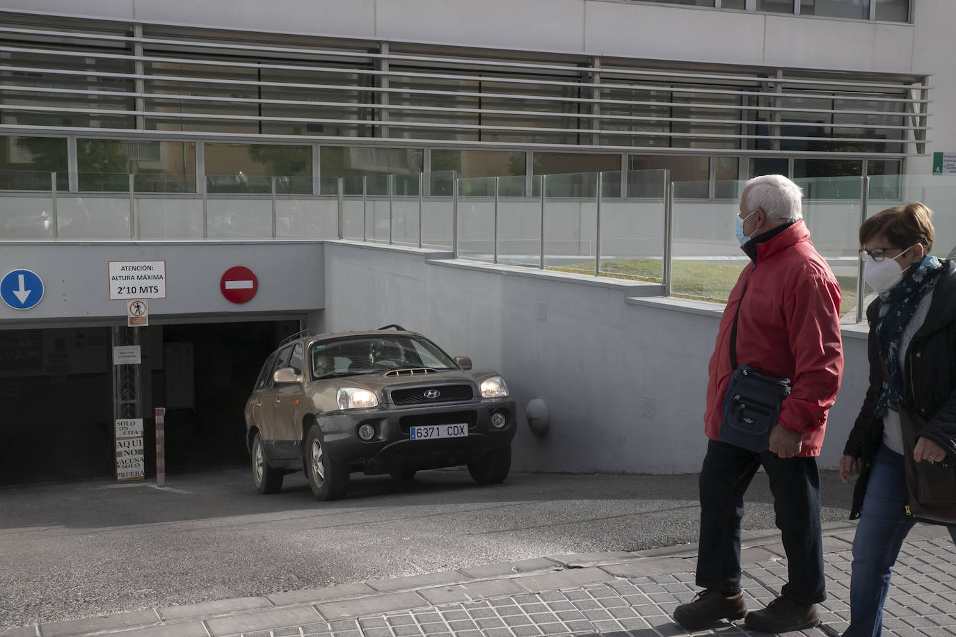 El autocovid del Castilla del Pino en Córdoba multiplica su actividad, en imágenes