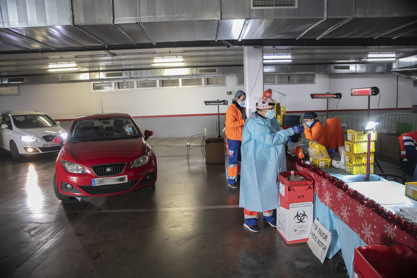 El autocovid del Castilla del Pino en Córdoba multiplica su actividad, en imágenes