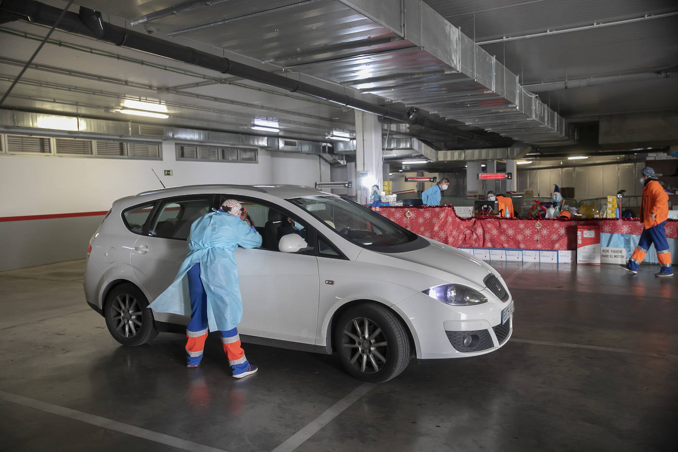 El autocovid del Castilla del Pino en Córdoba multiplica su actividad, en imágenes