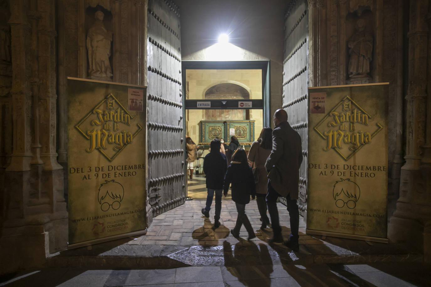 La magia inunda el Palacio de Congresos de Córdoba, en imágenes