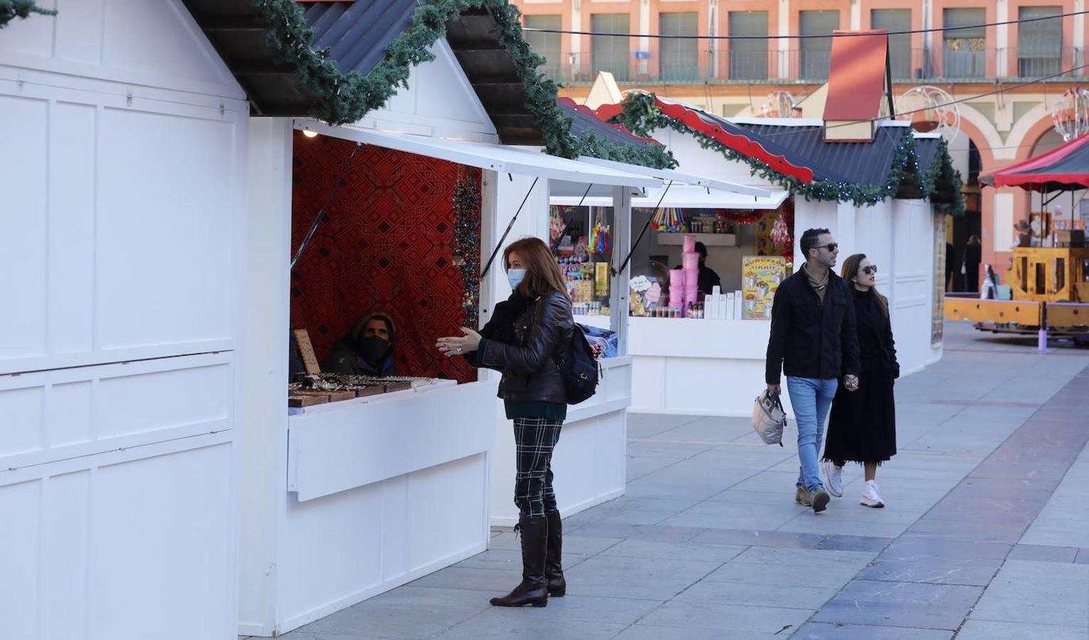 El Mercadillo de Navidad de la plaza de La Corredera, en imágenes