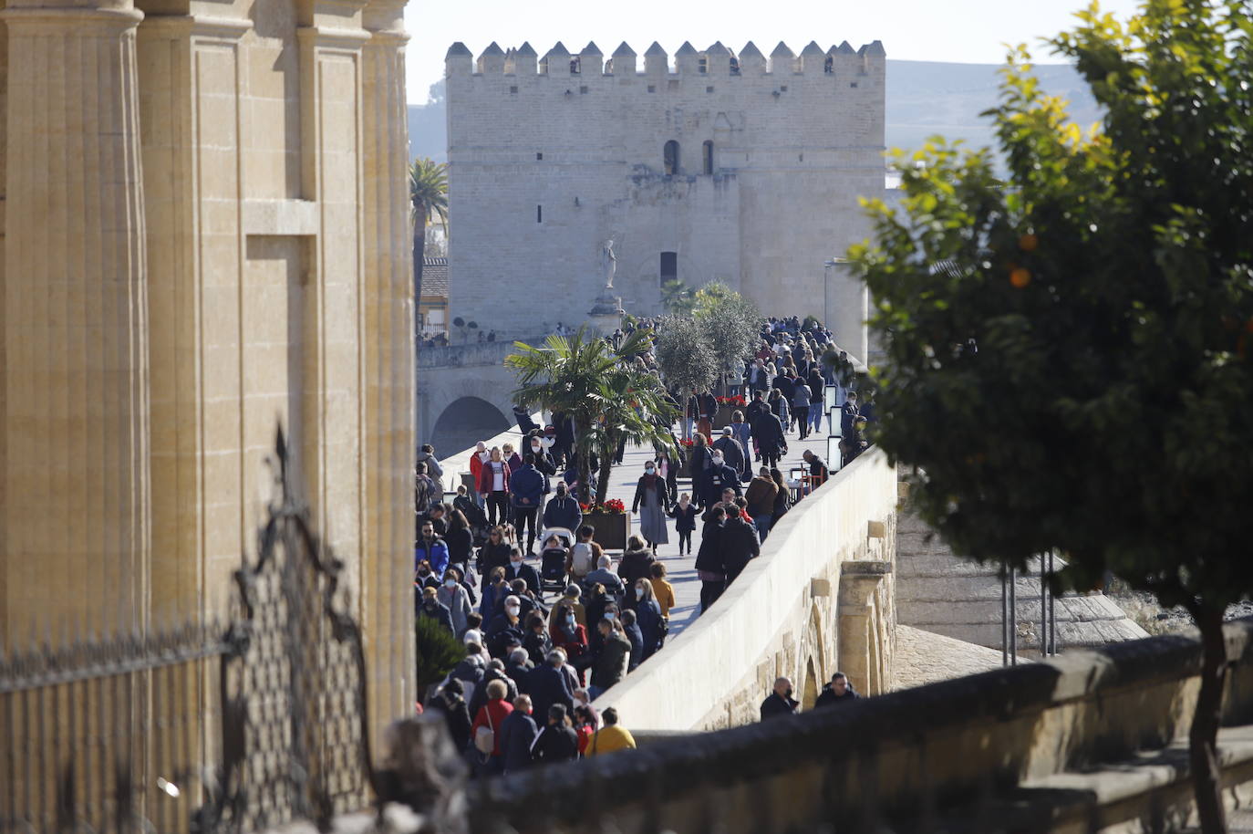 Los turistas durante el puente de la Inmaculada en Córdoba, en imágenes