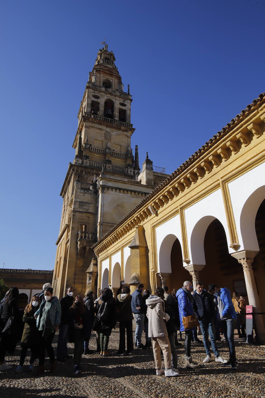 Los turistas durante el puente de la Inmaculada en Córdoba, en imágenes
