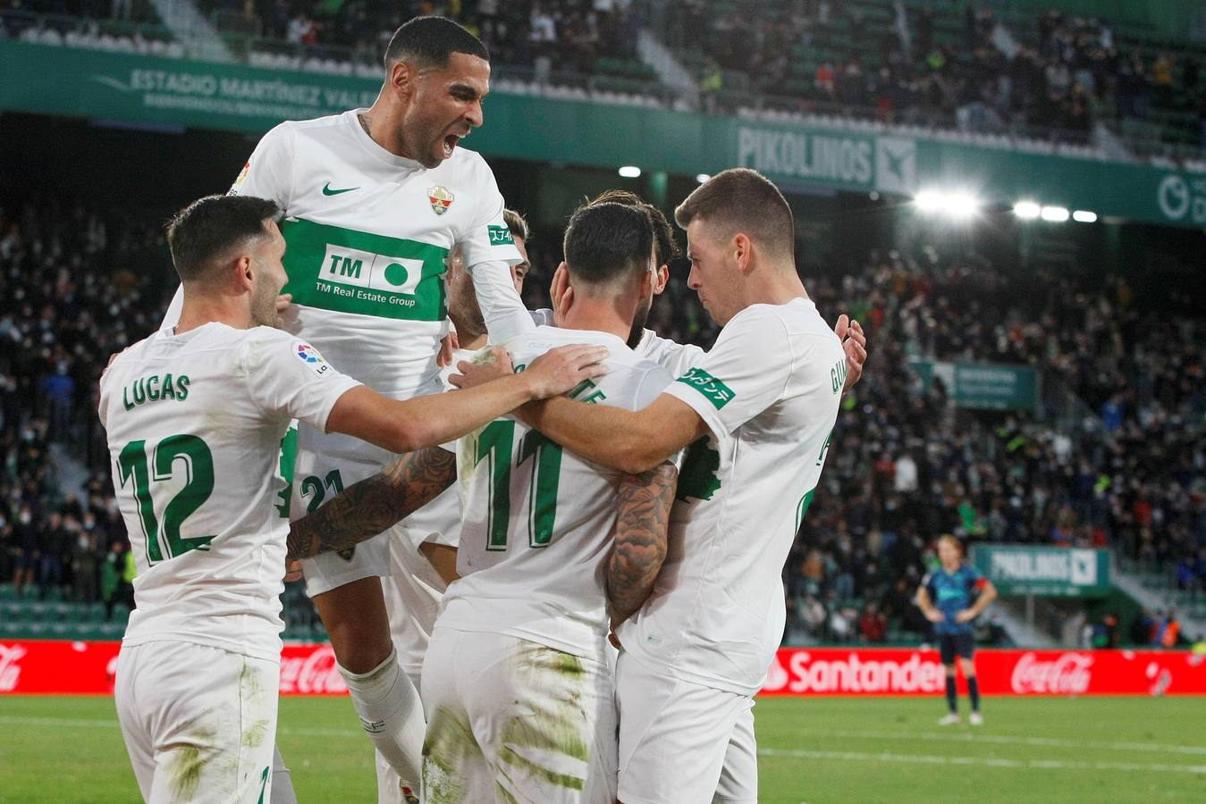 El Elche-Cádiz CF, en imágenes: la cara de la derrota