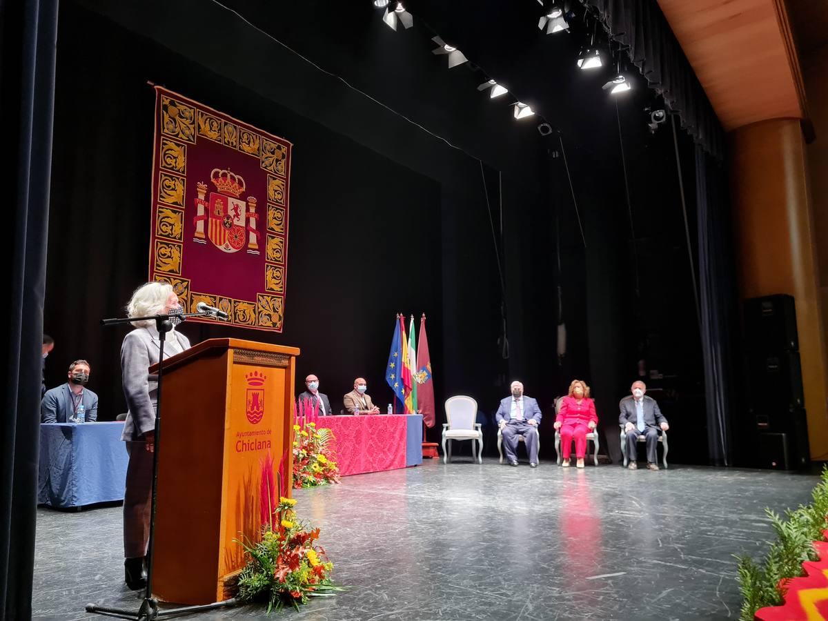 Fotos: Entrega de insignias de oro en Chiclana en el Día de la Constitución